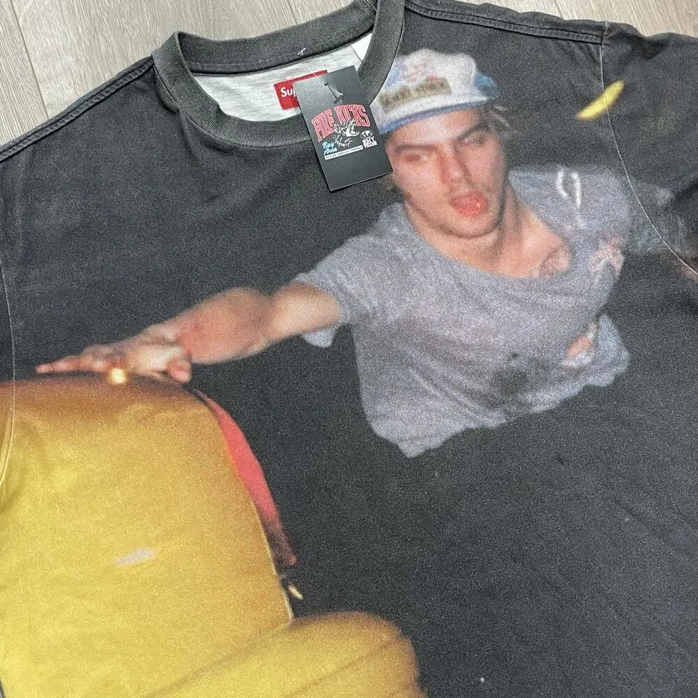 Supreme ss 22